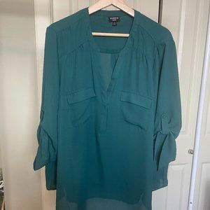 EUC Size 1 Emerald Green Torrid Georgette Harper Blouse with ¾ Sleeves